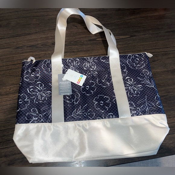 Carryall Tote Bag - Picture 1 of 5